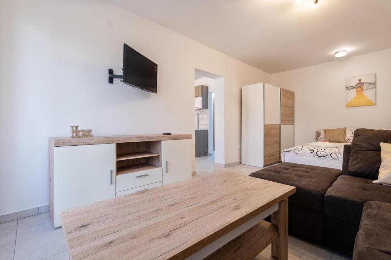 Apartments Mira 内乌姆 外观 照片