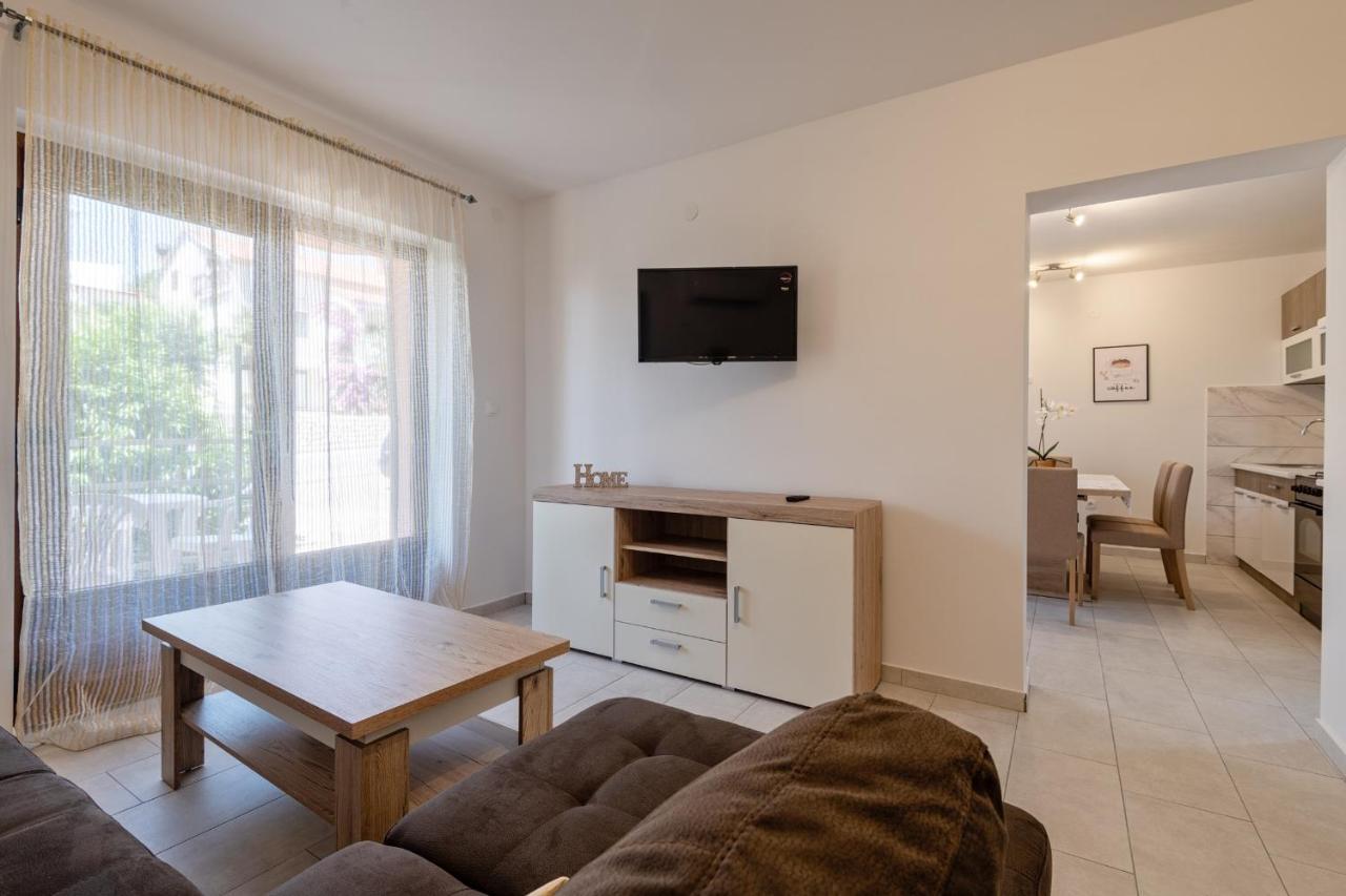 Apartments Mira 内乌姆 外观 照片