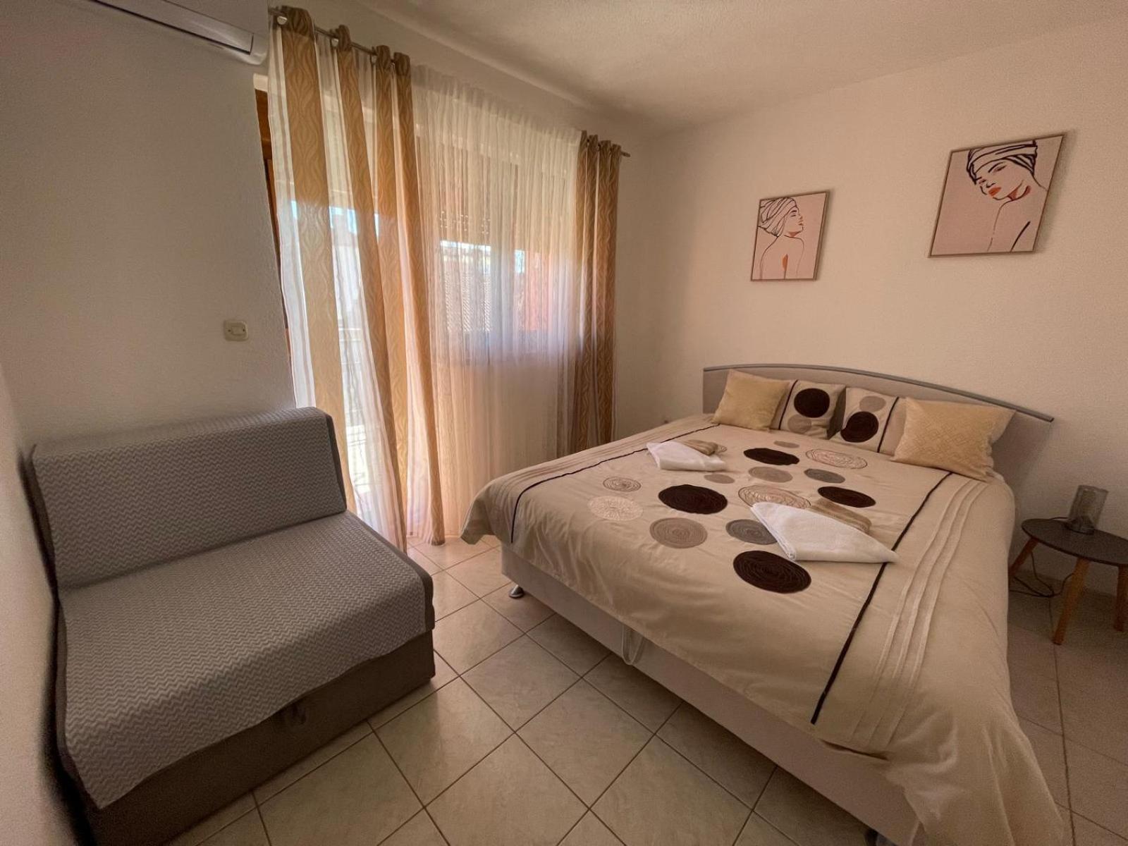 Apartments Mira 内乌姆 外观 照片
