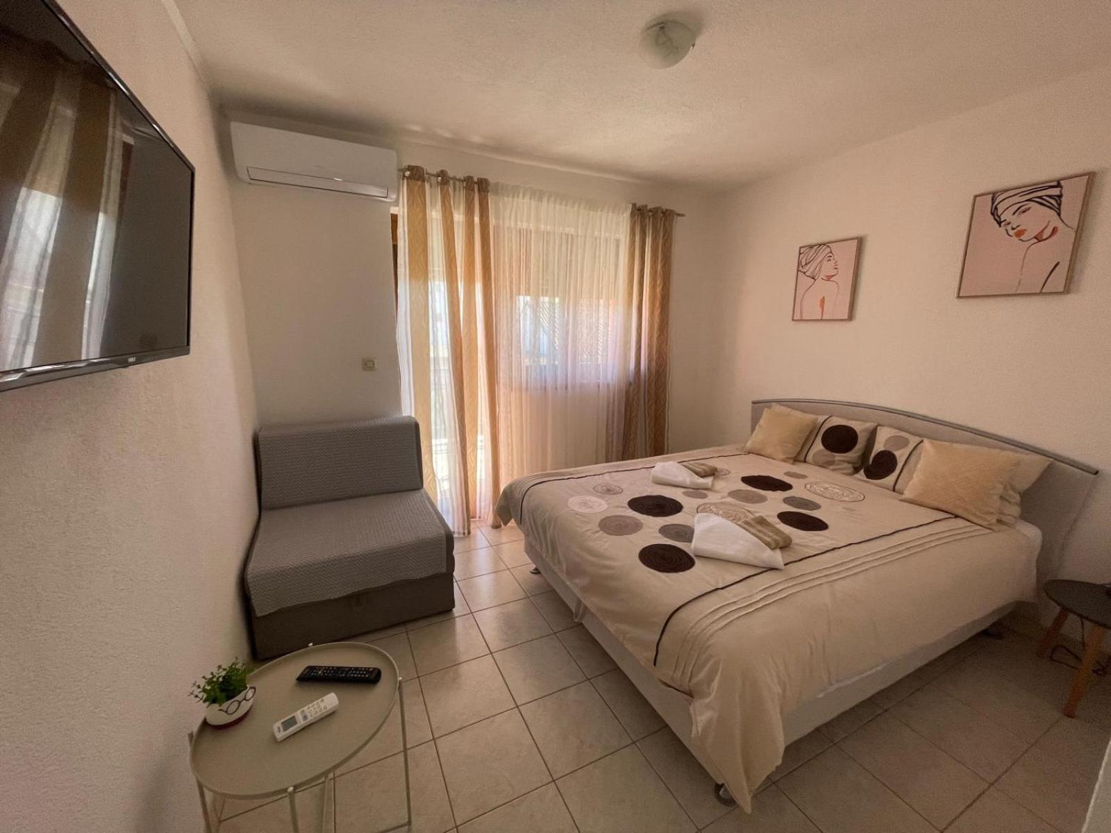 Apartments Mira 内乌姆 外观 照片